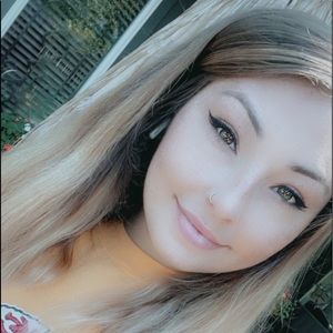 Meet your Posher, Cori